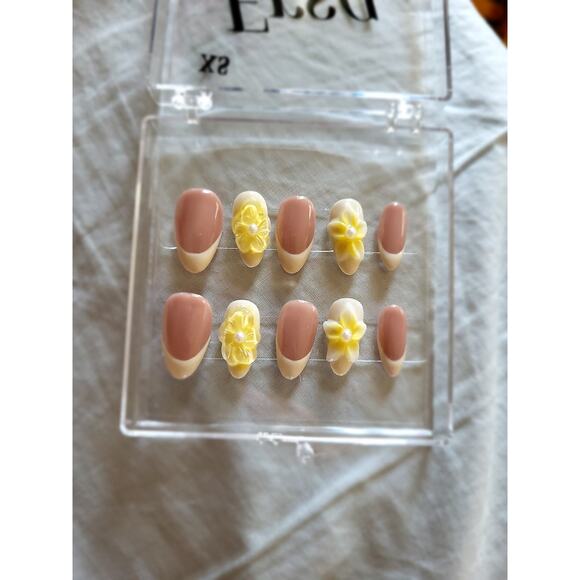 Ersa Nails XS set of 2 press on nails - Picture 3 of 6